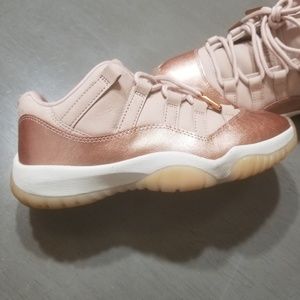 Nike Rose Gold Youth Jordan's size 6
